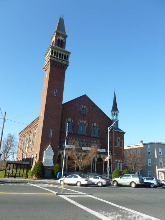 easthamptonmemorialtowerandtabletsalmonhlymancoaoldtownhall.jpg